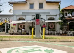 44 de stații noi pentru mașini electrice, puse în funcțiune în Sibiu. Unde le găsești și cum se face încărcarea